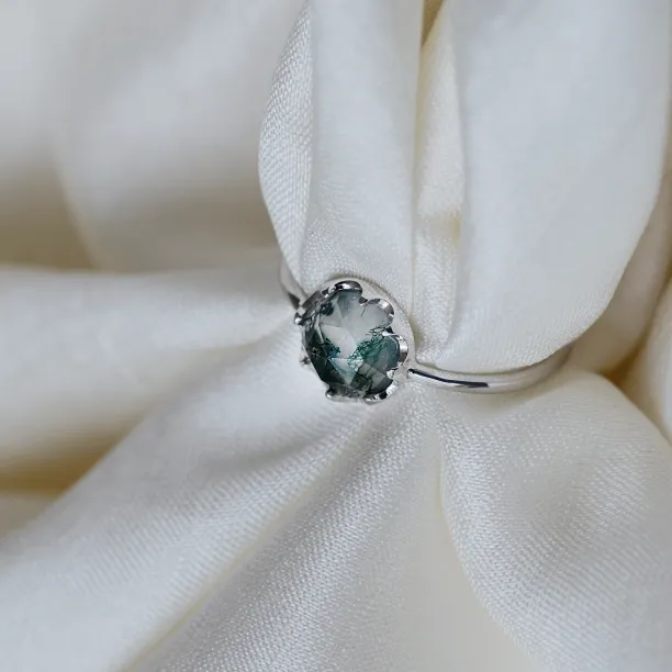 Gold ring with moss agate HILL Image