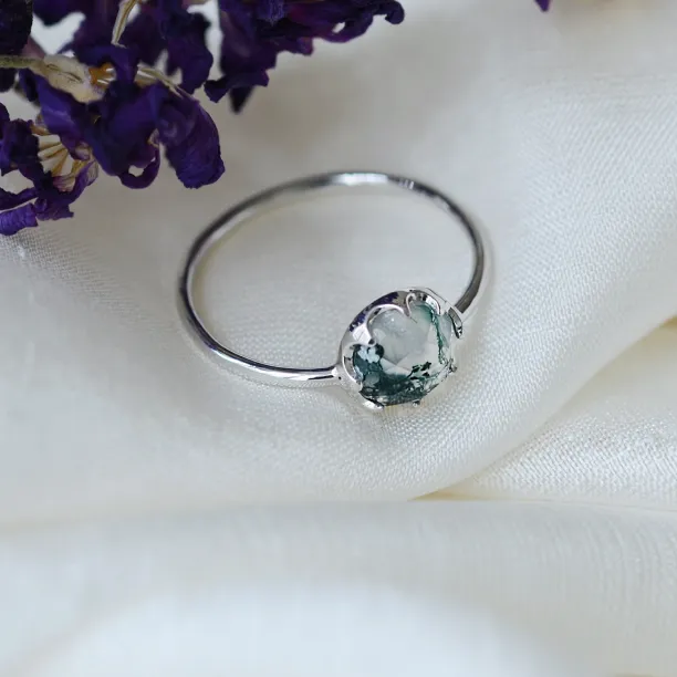 Gold ring with moss agate HILL Image