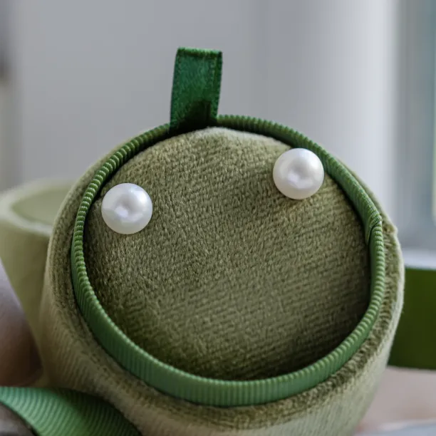 Perlové napichovací náušnice VASKI Image