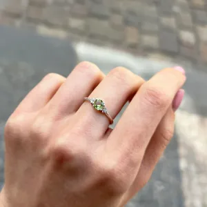 Gold ring with peridot and diamonds MONNY Thumbnail