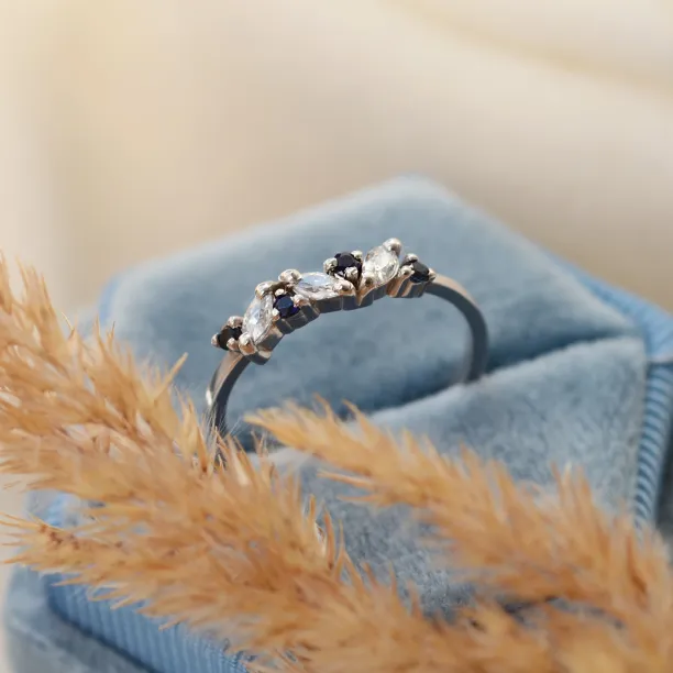 Zlatý prsten se safíry a diamanty  VALLY Image