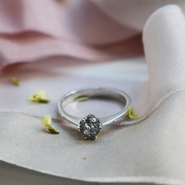 Gold ring with rutile quartz FLORA Image