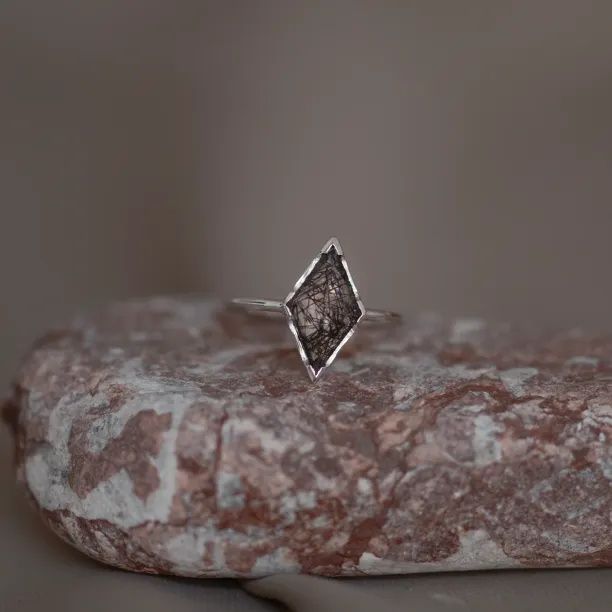 Gold ring with rutile quartz BENITO Image