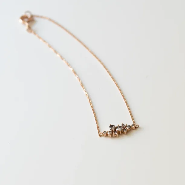 Zlatý náramek osazený salt and pepper diamanty CLARE Image