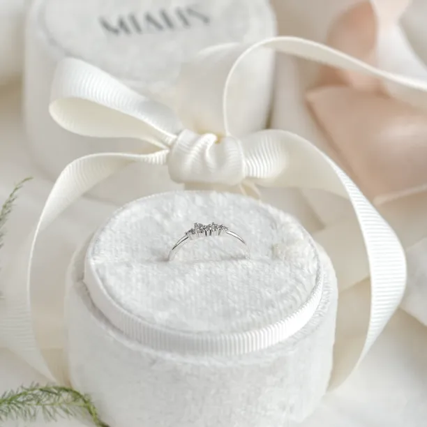 Zlatý minimalistický prstýnek s diamanty salt and pepper CLUSTER Image