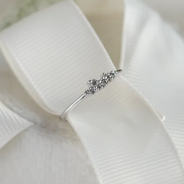 Zlatý minimalistický prstýnek s diamanty salt and pepper CLUSTER Image