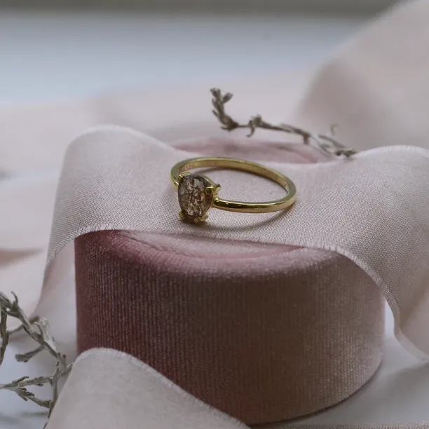 Gold ring with pear salt and pepper diamond BERTA Image