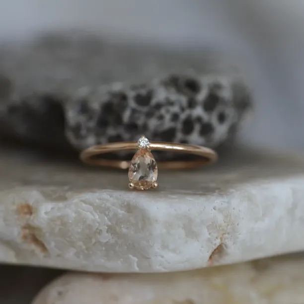 Rose gold ring with morganite and diamond MORGAN Image