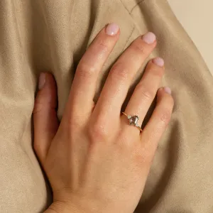 Zásnubní prsten se salt and pepper diamantem a klasickými diamanty VERA