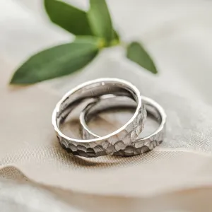 Gold wedding bands with engraved surface PRATO Thumbnail