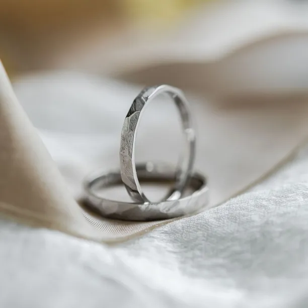 Platinum wedding rings with bevelled surface BOMM Image
