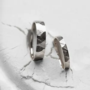 Platinum wedding rings with bevelled surface BOMM