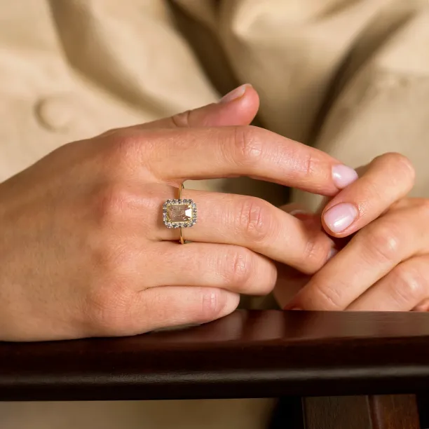 Zlatý halo prsten se salt and pepper diamanty LUCIA Image