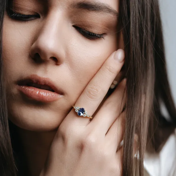 Vintage zásnubní prsten s tanzanitem a diamanty FIORA Image