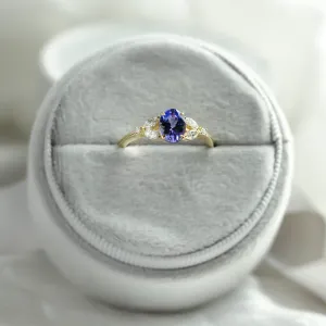 Vintage zásnubní prsten s tanzanitem a diamanty FIORA Thumbnail