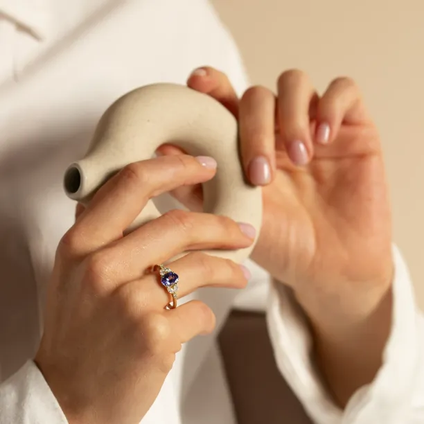 Vintage zásnubní prsten s tanzanitem a diamanty FIORA Image