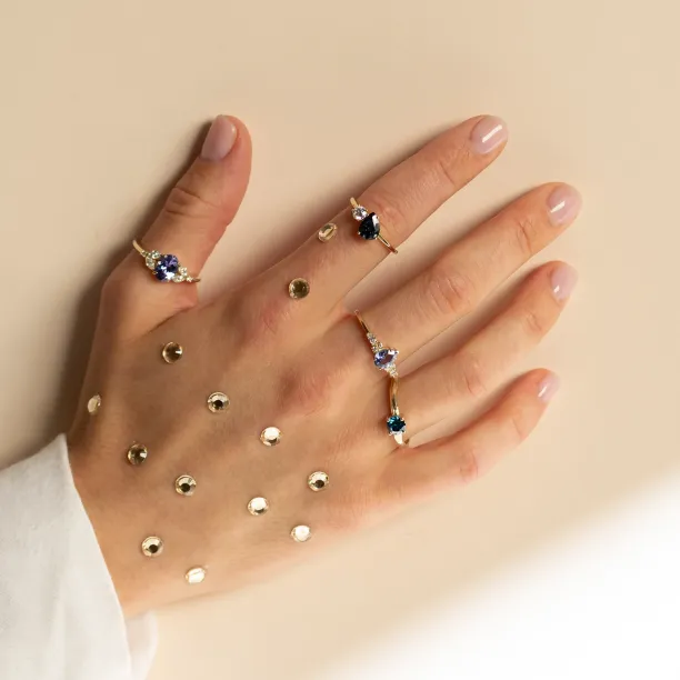 Vintage zásnubní prsten s tanzanitem a diamanty FIORA Image