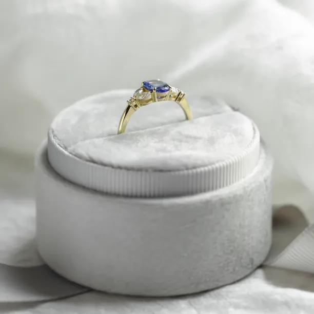 Vintage zásnubní prsten s tanzanitem a diamanty FIORA Image