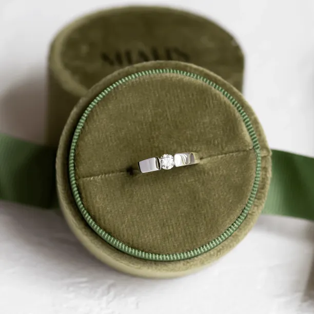 Platinový zásnubní prsten s diamantem 0.25ct MOVIK Image