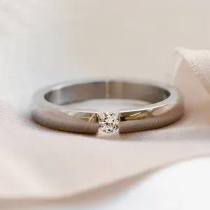 Platinum and diamond wedding rings MOLLE Thumbnail