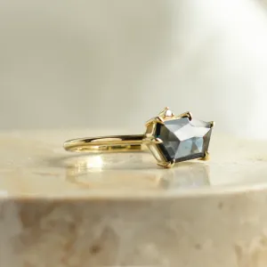 Teal sapphire engagement ring MAGNIFICA Thumbnail