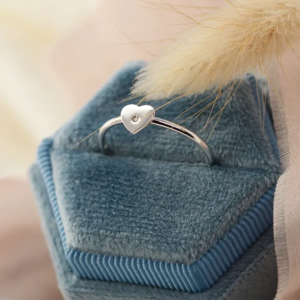 PATRICIA Heart shape gold diamond ring Image