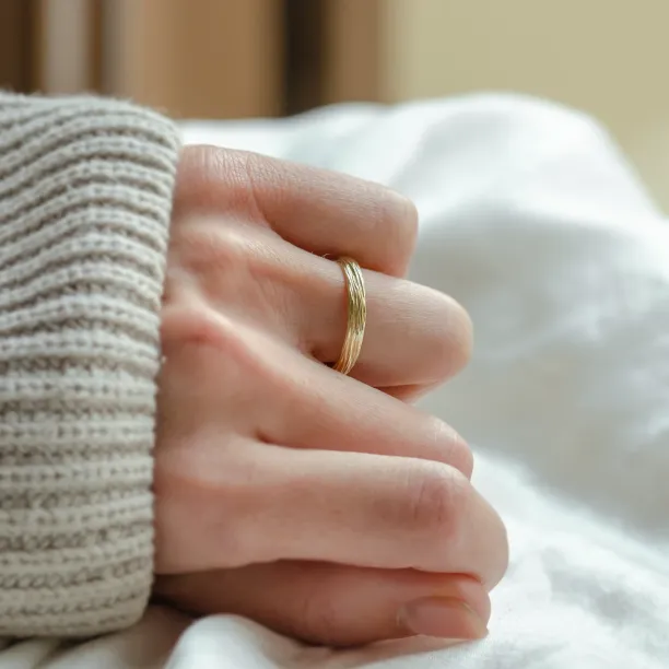 DRIS gold wedding rings Image