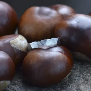 Zlaté snubní prsteny s tepaným povrchem TRINVI Thumbnail