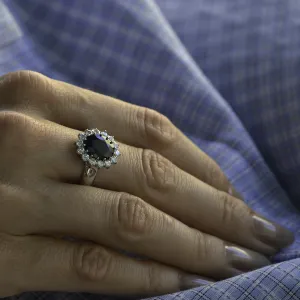 Golden ring with JUFI diamonds and a sapphire Thumbnail