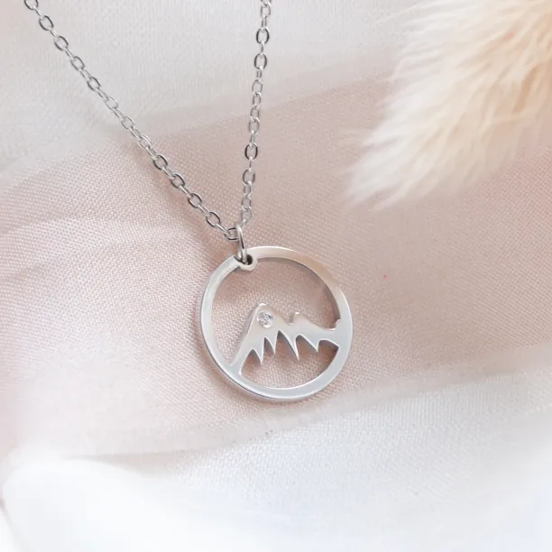 Zlatý přívěsek s diamantem pro horské nadšence MUNI Image