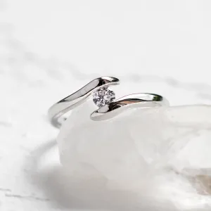 Zásnubní zlatý prsten s diamantem LEA Thumbnail