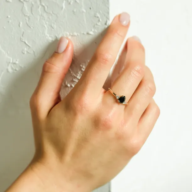 Netradiční zásnubní prsten s černým diamantem BLACKIE Image