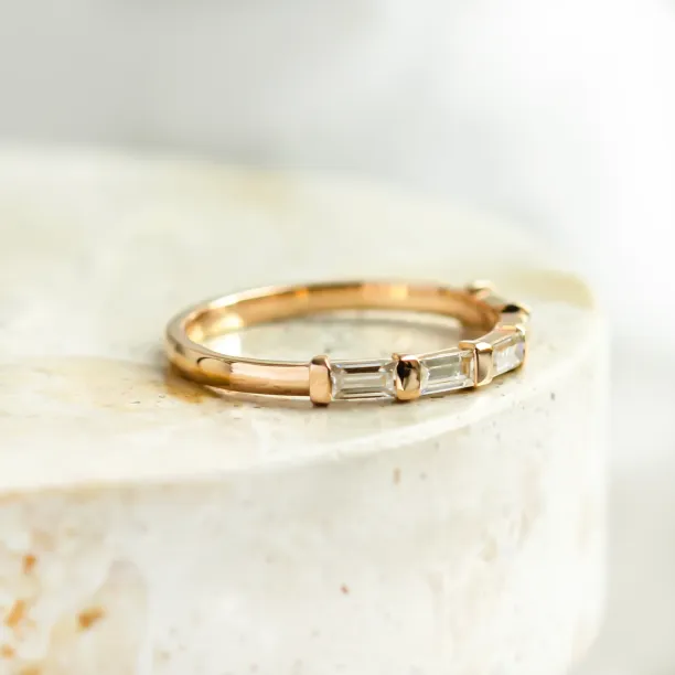 Netradiční prsten s baguette moissanity VANNES Image