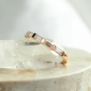 Netradiční prsten s baguette moissanity VANNES Thumbnail