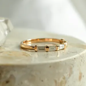 Netradiční prsten s baguette moissanity VANNES Thumbnail