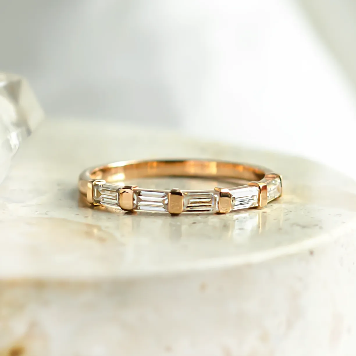 moissanit_ve_snubnim_prstenu