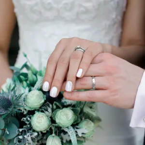 Gold diamond wedding rings STIKI Thumbnail