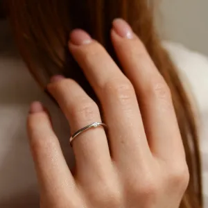 Minimalistický zásnubní prsten z bílého zlata HAMEN