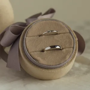 Jednoduché zlaté snubní prsteny s diamantem TAUPE Thumbnail