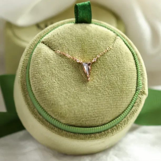 Zlatý náhrdelník s hnědým lab grown diamantem TIM Image