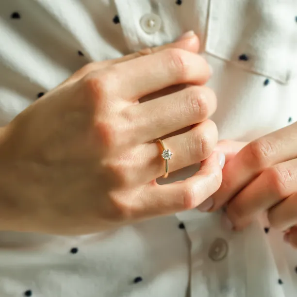 Zásnubní zlatý diamantový prsten STAMI Image