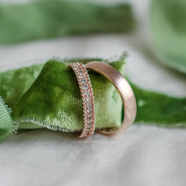 Luxusní snubní zlaté diamantové prsteny KNEDE Image