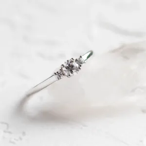 Zlatý prsten s diamanty ARETE Thumbnail