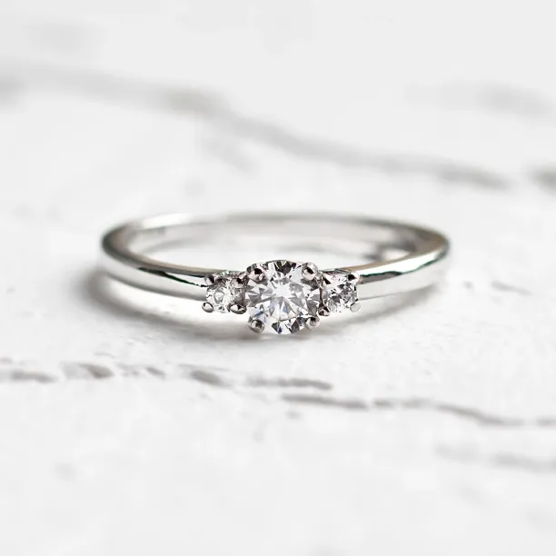 Zlatý prsten s diamanty ARETE Image