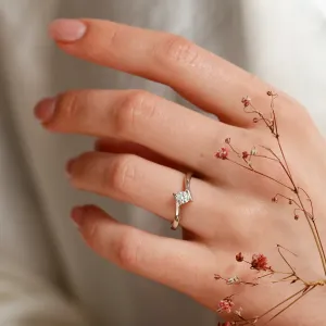 Luxusní zlatý zásnubní prsten s diamantem GRESE Thumbnail