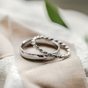 Gold minimalist wedding rings VALO Thumbnail