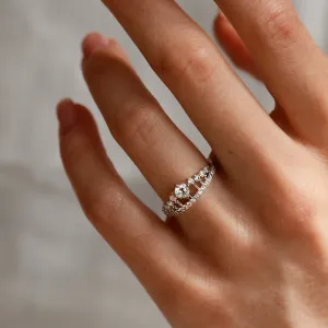 HEBO gold engagement ring in the shape of crown