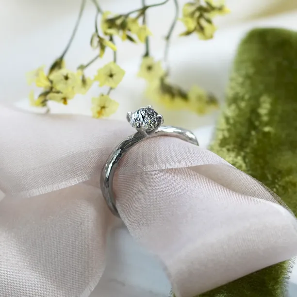 Rutile quartz engagement ring DREMAL Image