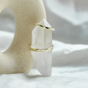 Minimalistické snubní prsteny s tepaným povrchem GOLED Thumbnail