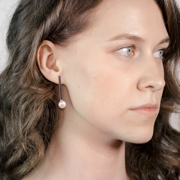 Zlaté náušnice s perlami Hakkola Image